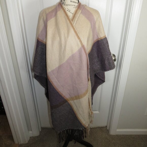 Woolrich Plaid Poncho Fringe Shawl Blanket Wrap Lagenlook One Size - Picture 1 of 6